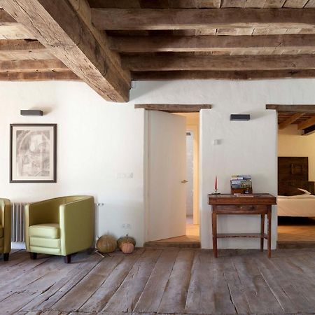 B&B La Rectoria De Sant Miquel De Pineda Sant Felíu de Pallarols Dış mekan fotoğraf