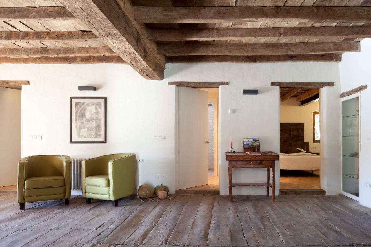 B&B La Rectoria De Sant Miquel De Pineda Sant Felíu de Pallarols Dış mekan fotoğraf