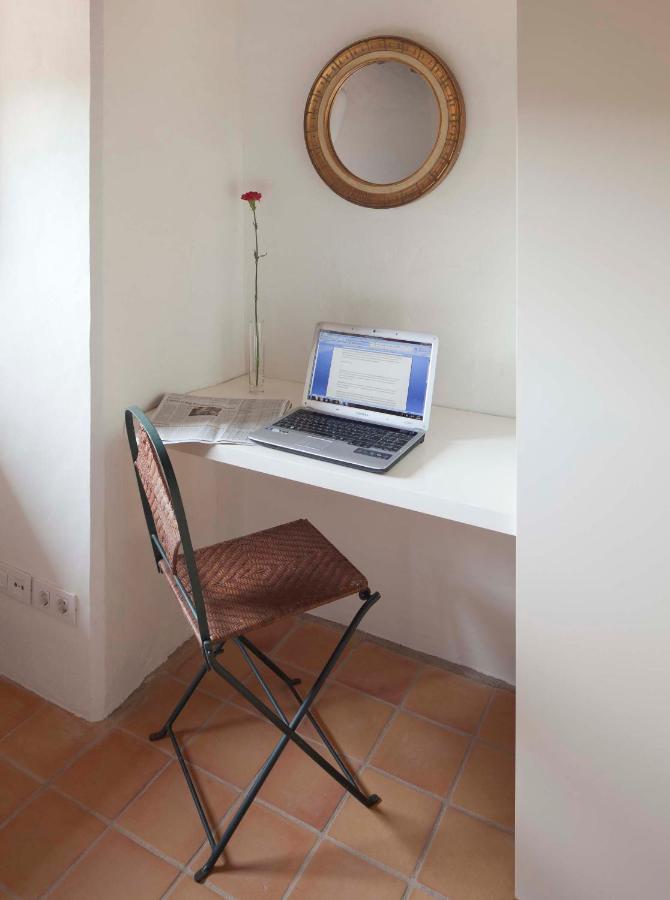 B&B La Rectoria De Sant Miquel De Pineda Sant Felíu de Pallarols Dış mekan fotoğraf